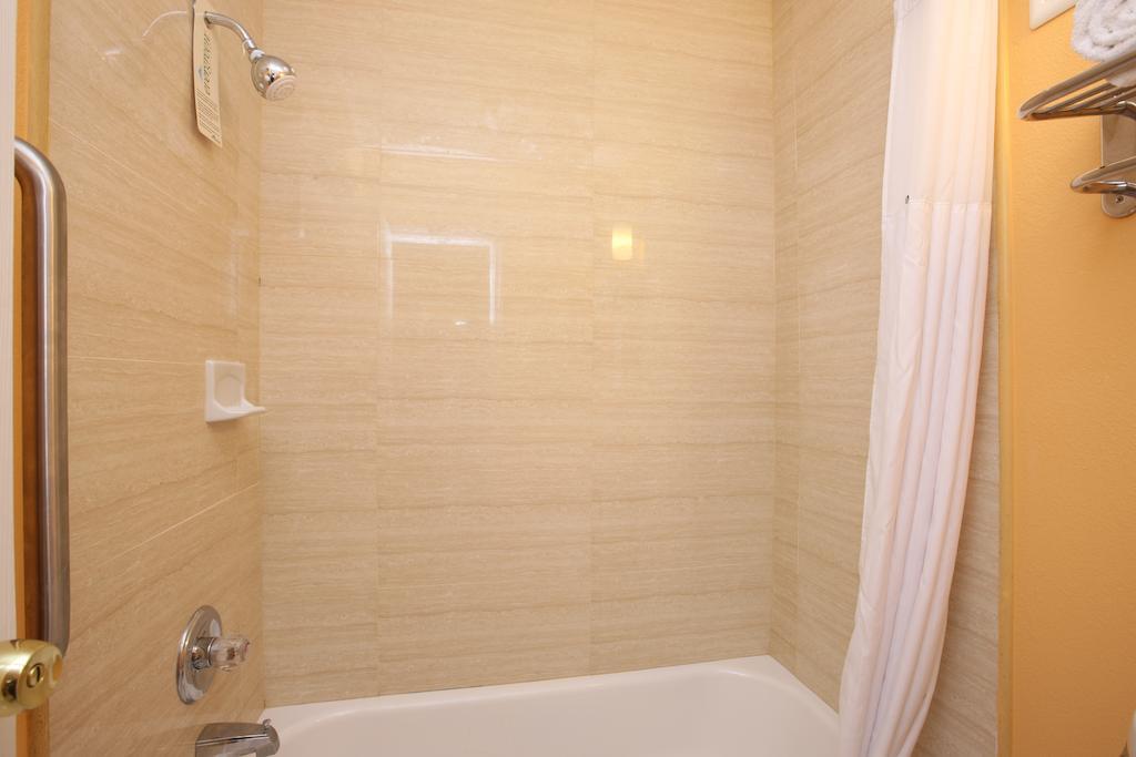 Blue Sky Inn Glens Falls-Saratoga-Lake George Ruang foto