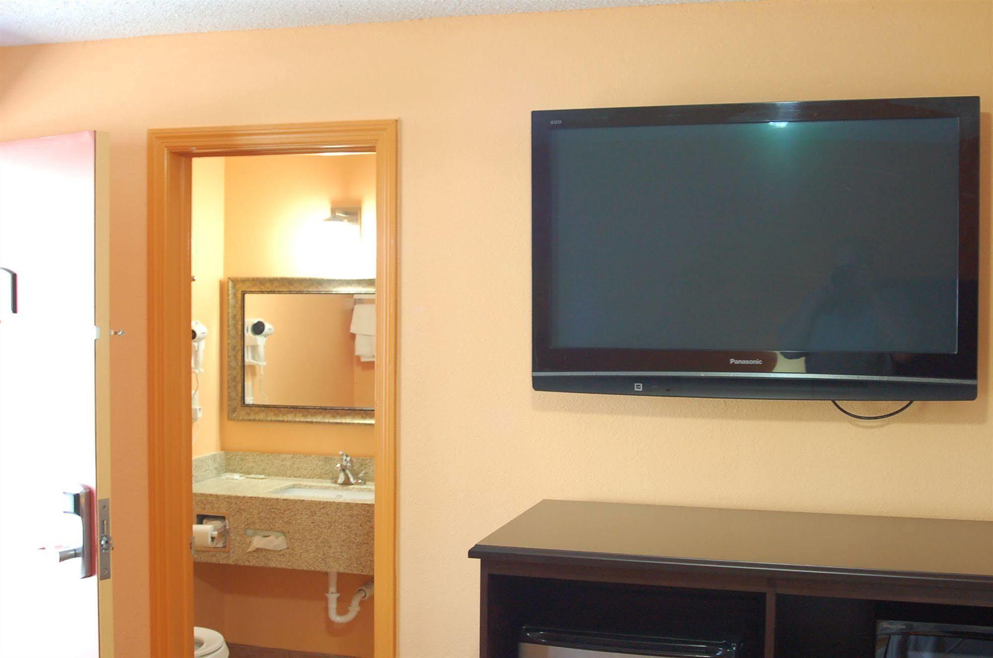 Blue Sky Inn Glens Falls-Saratoga-Lake George Bagian luar foto