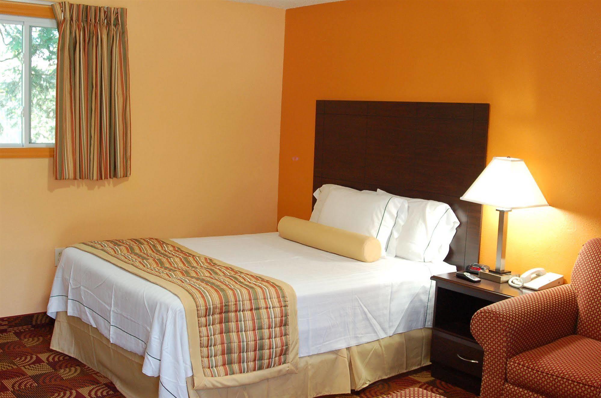 Budgetel Inn Glens Falls-Lake George-Saratoga Bagian luar foto