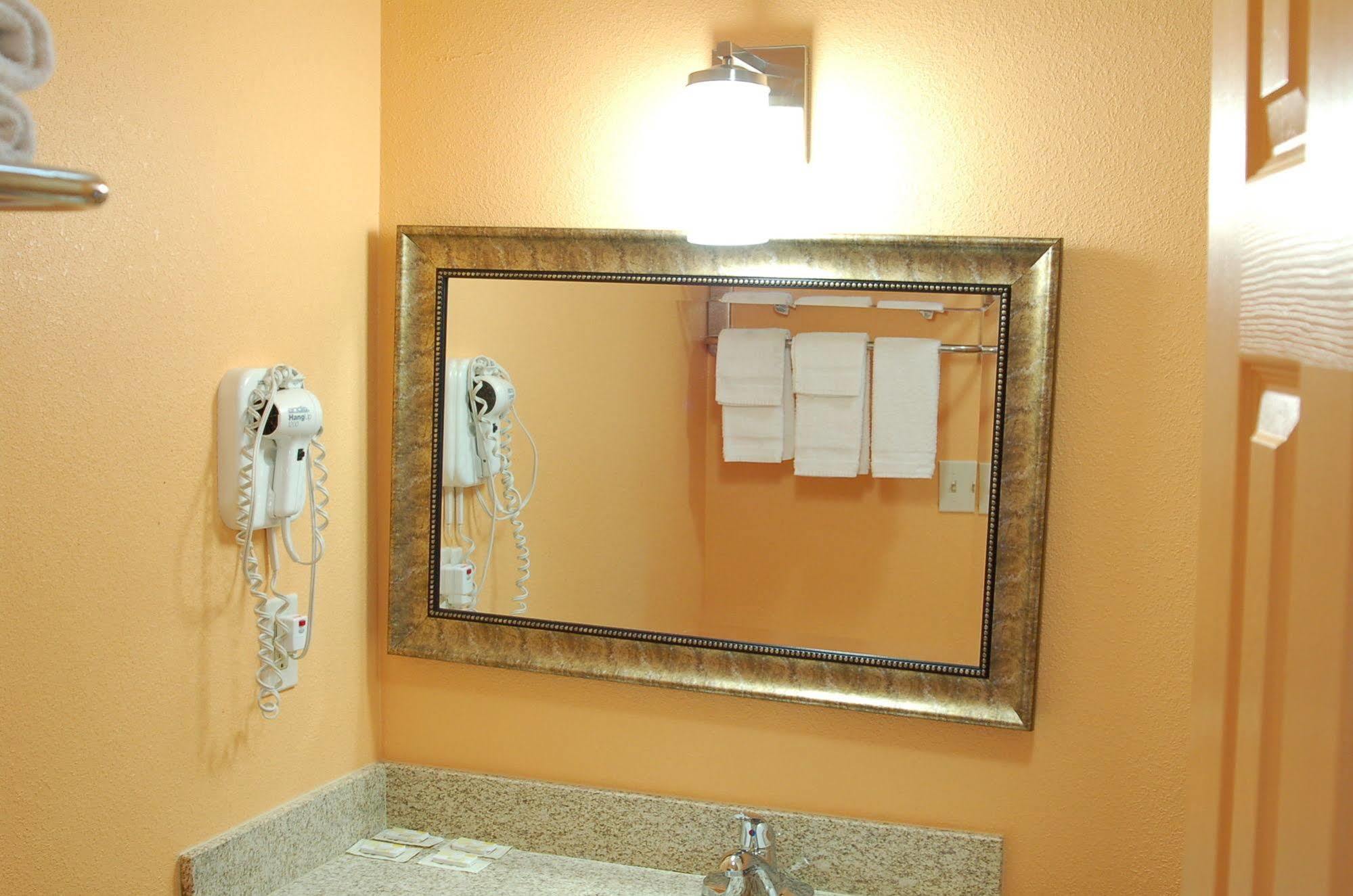 Blue Sky Inn Glens Falls-Saratoga-Lake George Bagian luar foto