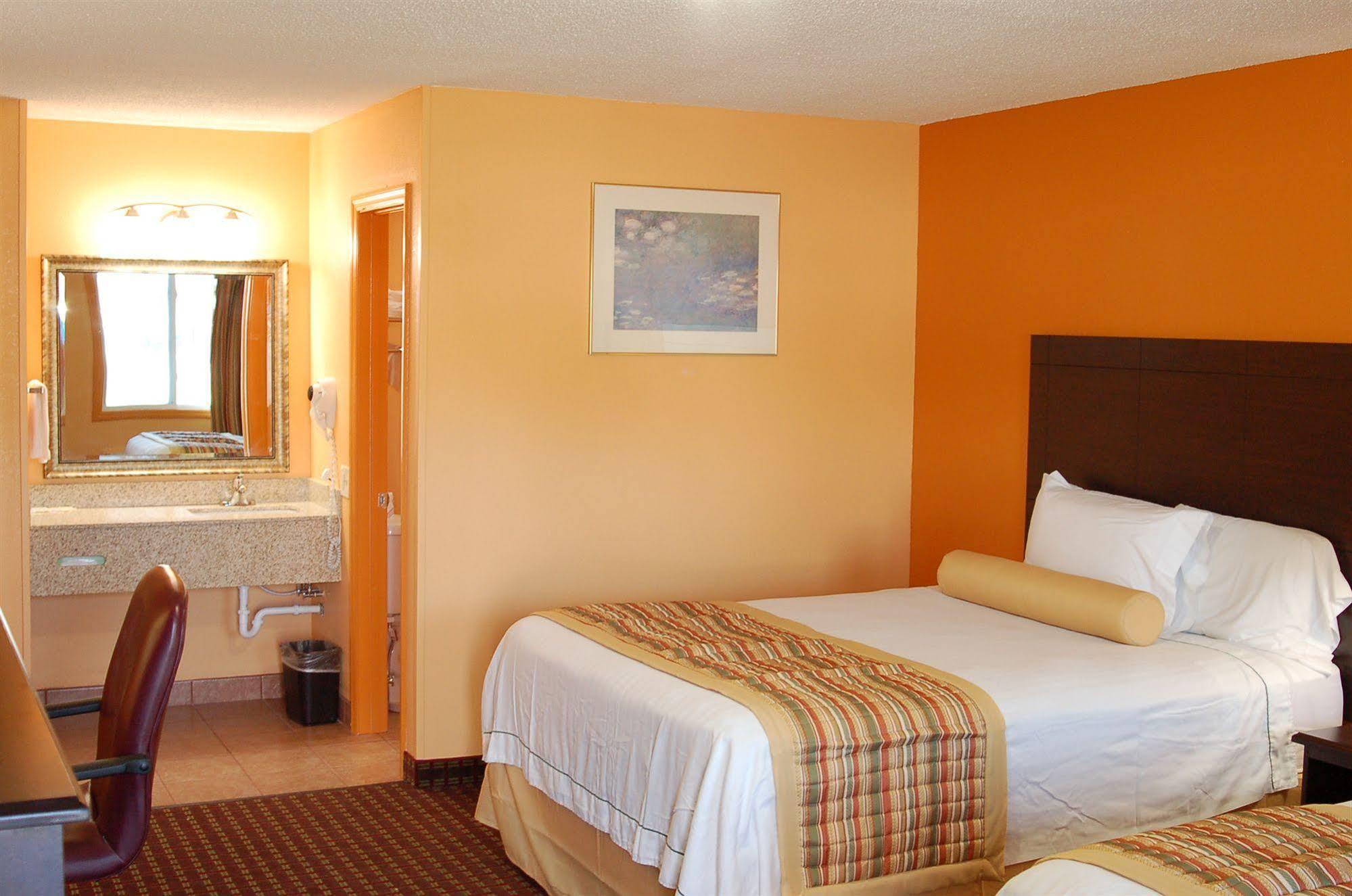 Budgetel Inn Glens Falls-Lake George-Saratoga Bagian luar foto